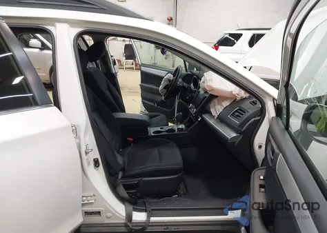 2018 Subaru Outback 2.5I Premium z USA, uszkodzony, nr VIN 4S4BSAFC1J3338612